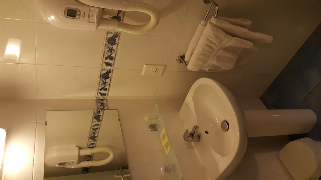 Hotel Le Passiflore Saint-Pol-de-Leon Luaran gambar