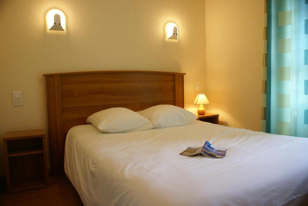 Hotel Le Passiflore Saint-Pol-de-Leon Bilik gambar
